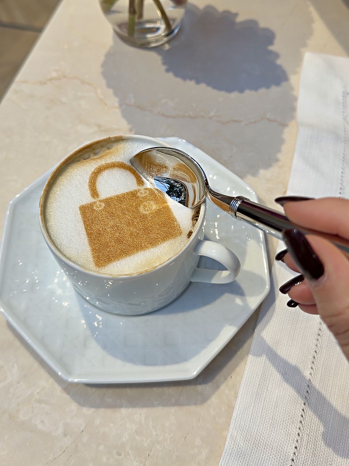 Ristorante Dior Milano: colazione, menù e prezzi di Monsieur Dior